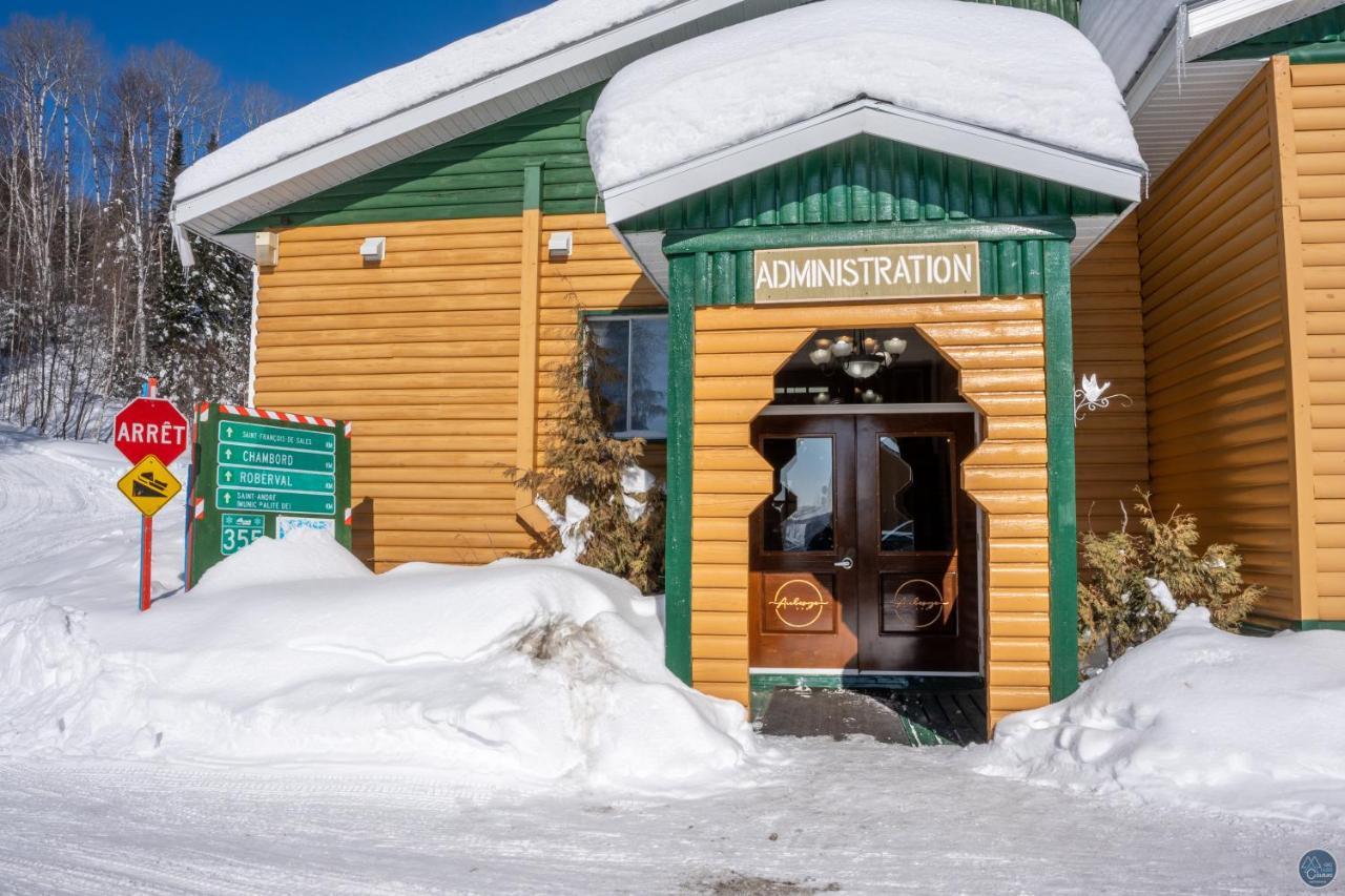 Lac-Bouchette Auberge Eva المظهر الخارجي الصورة