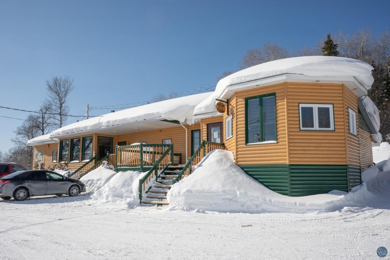 Lac-Bouchette Auberge Eva المظهر الخارجي الصورة